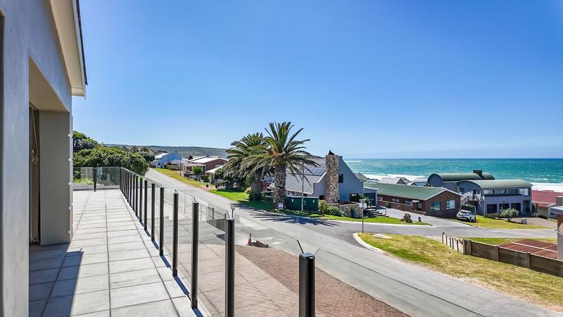 5 Bedroom Property for Sale in Jongensfontein Western Cape